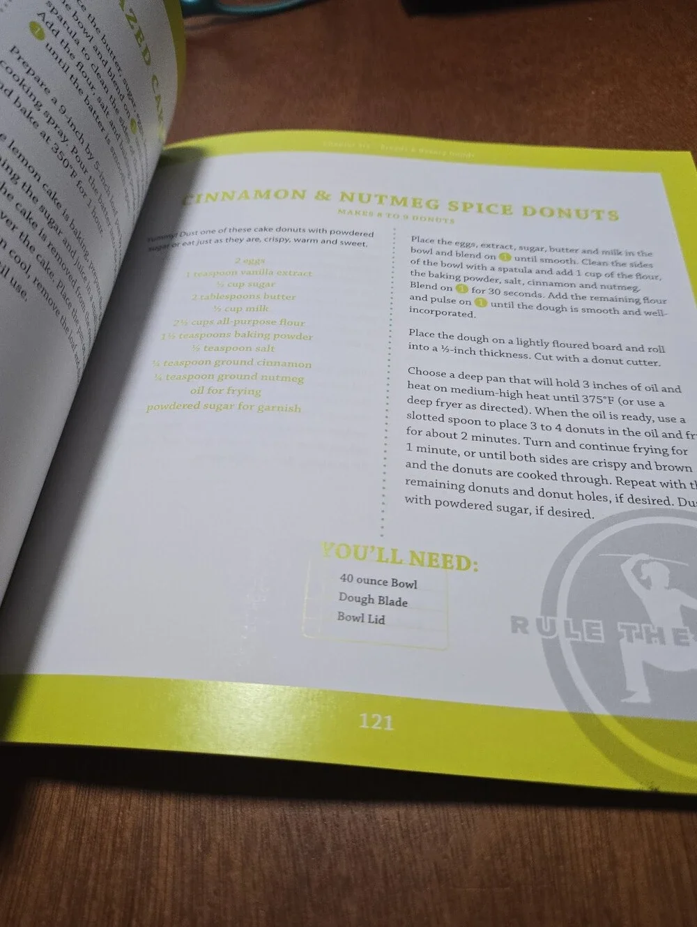 Ninja Breakthrough Blending Cookbook - Green, White & Red Cover
